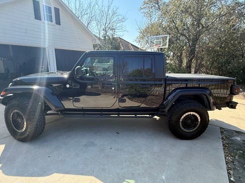 Used 2020 Jeep Gladiator Sport w/ Quick Order Package 24S image 5