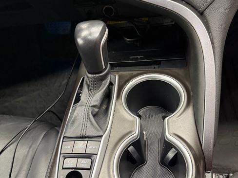 Used 2021 Toyota Camry XLE w/ Navigation Upgrade Package image 20