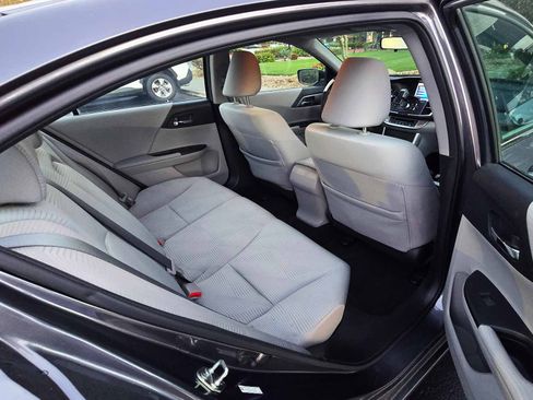 Used 2014 Honda Accord LX image 17