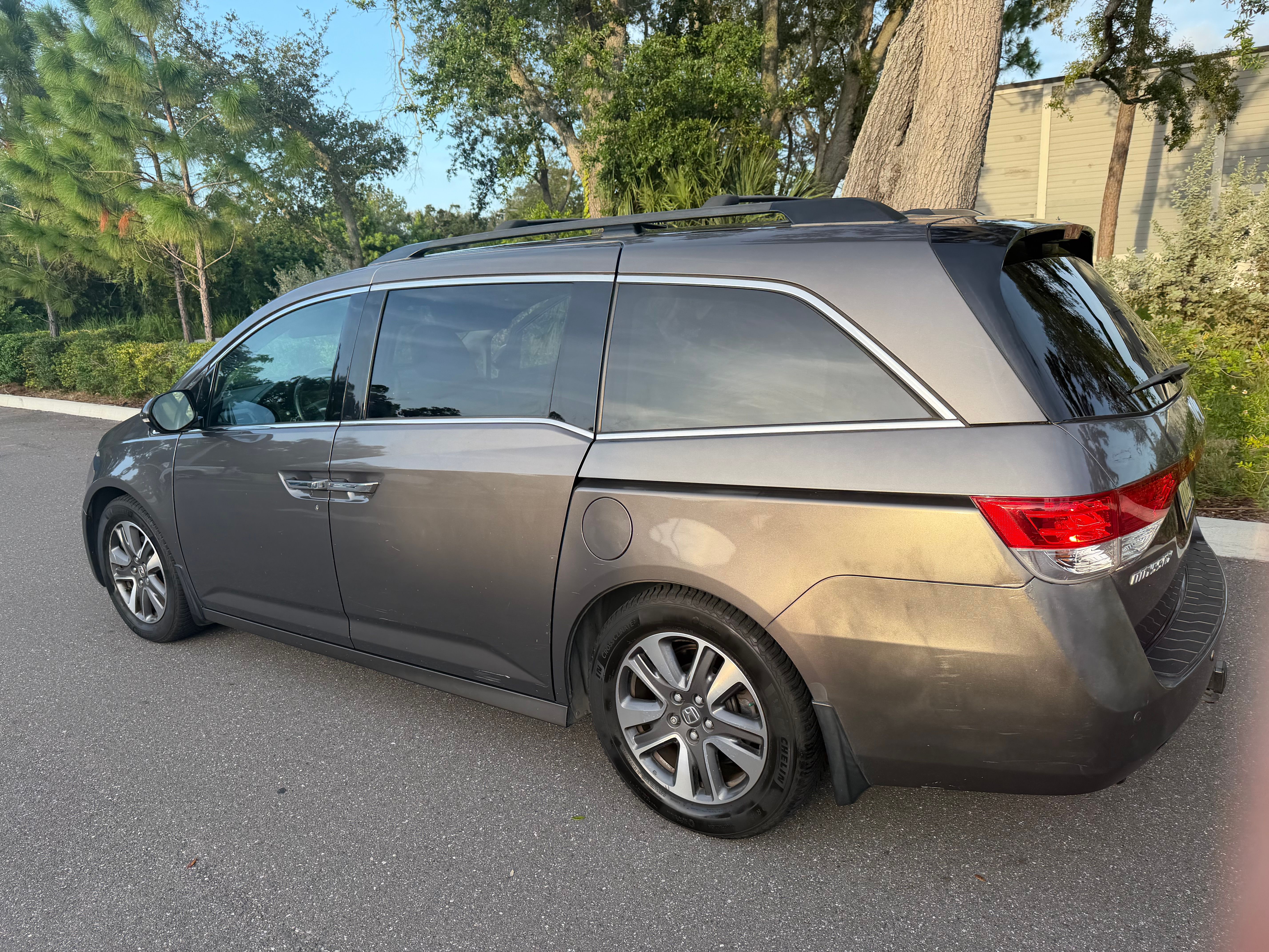 Used 2014 Honda Odyssey Touring Elite image 16