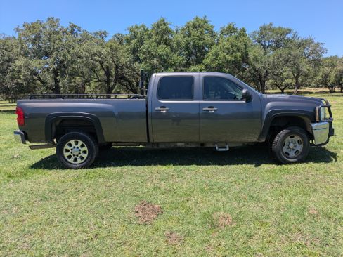 Used 2013 Chevrolet Silverado 2500 W/T AWD/4WD image 8