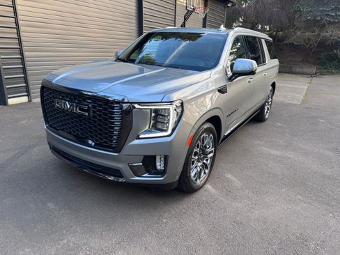 Used 2023 GMC Yukon XL Denali Ultimate image 4