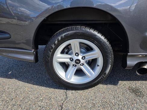 Used 2004 Ford F150 Lightning image 16