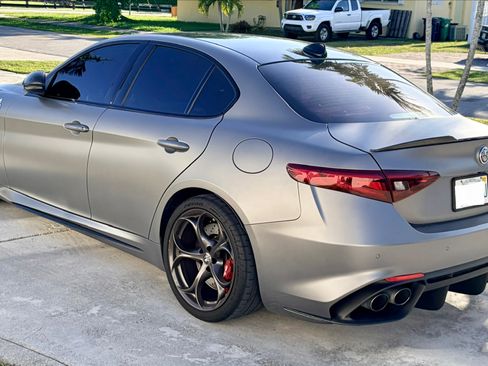 Used 2019 Alfa Romeo Giulia Quadrifoglio image 8