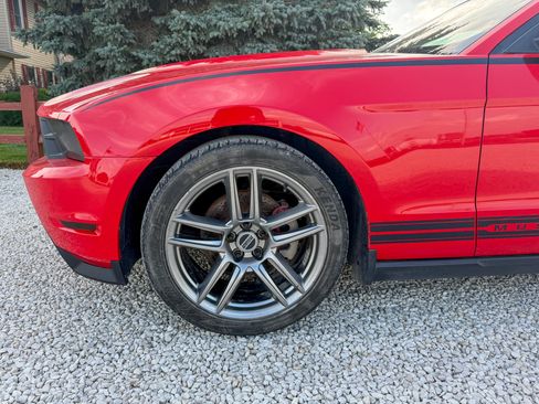 Used 2011 Ford Mustang Coupe w/ 101A Rapid Spec Order Code RWD image 12