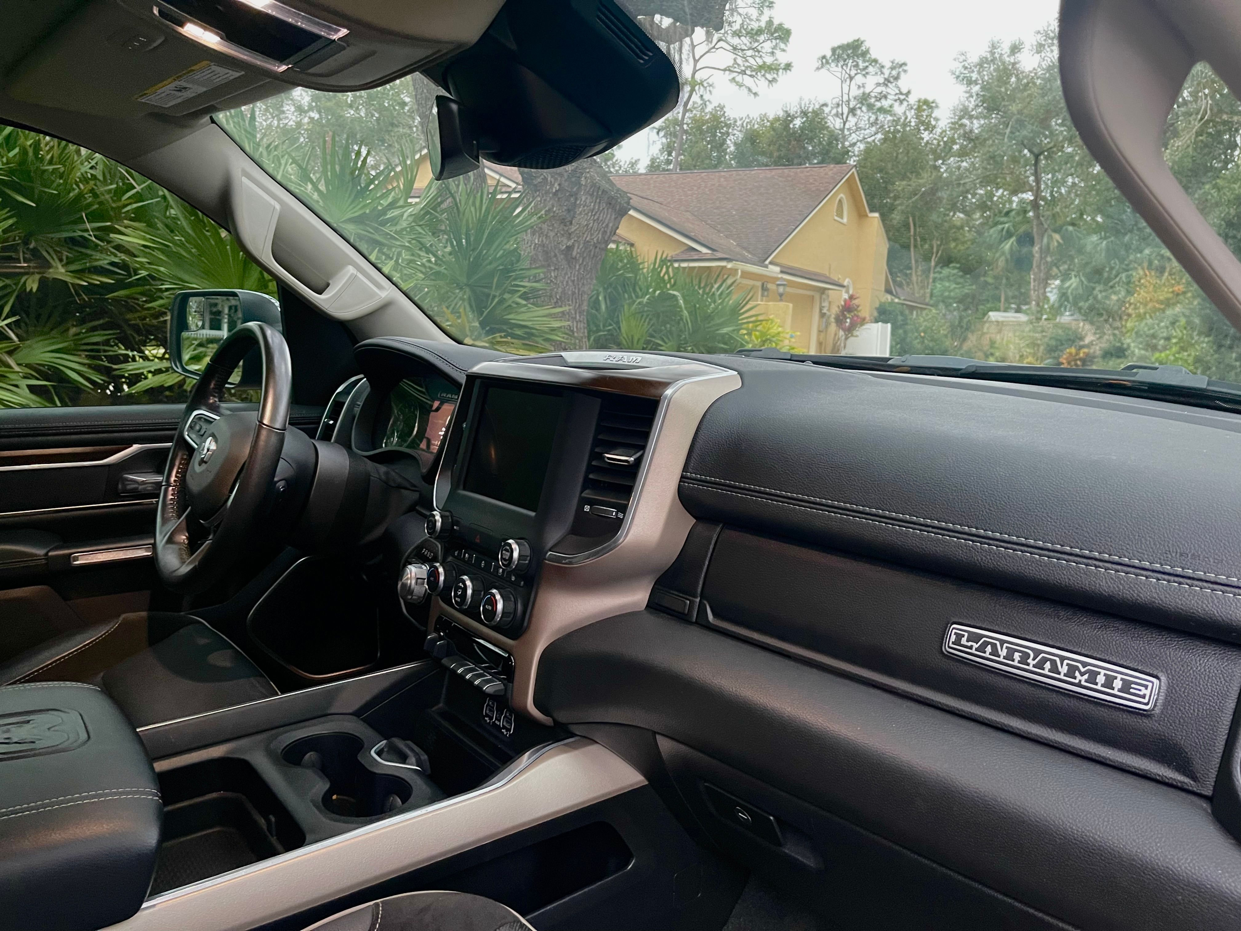 Used 2022 RAM 1500 Laramie AWD/4WD image 17