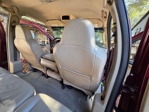 Used 2005 Ford F350 Lariat image 4