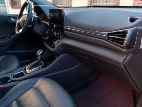 Used 2020 Hyundai Ioniq Limited image 11
