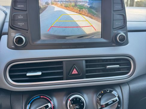 Used 2018 Hyundai Kona SEL image 8