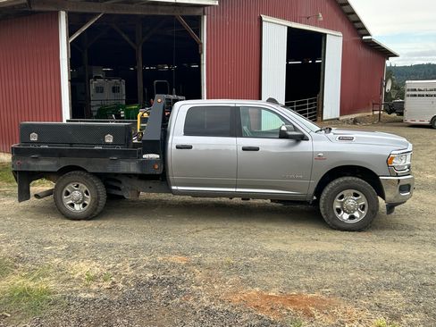 Used 2022 RAM 2500 Big Horn AWD/4WD image 2
