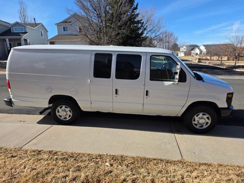 Used 2013 Ford E-350 and Econoline 350 Extended Super Duty image 4