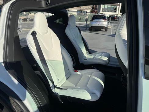 Used 2025 Tesla Model X Plaid image 23