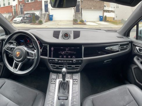 Used 2021 Porsche Macan AWD/4WD image 11