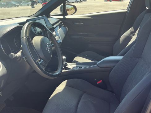 Used 2018 Toyota C-HR XLE image 9