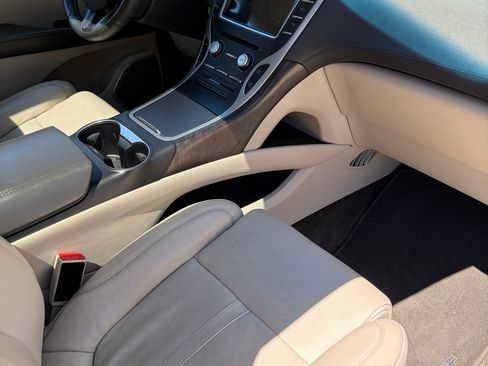 Used 2016 Lincoln MKX Reserve w/ Luxury Package AWD/4WD image 8