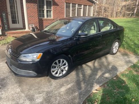 Used 2013 Volkswagen Jetta SE image 2