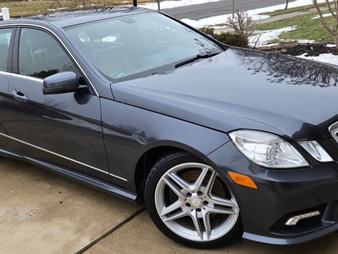 Used 2011 Mercedes-Benz E 350 4MATIC Sedan image 6