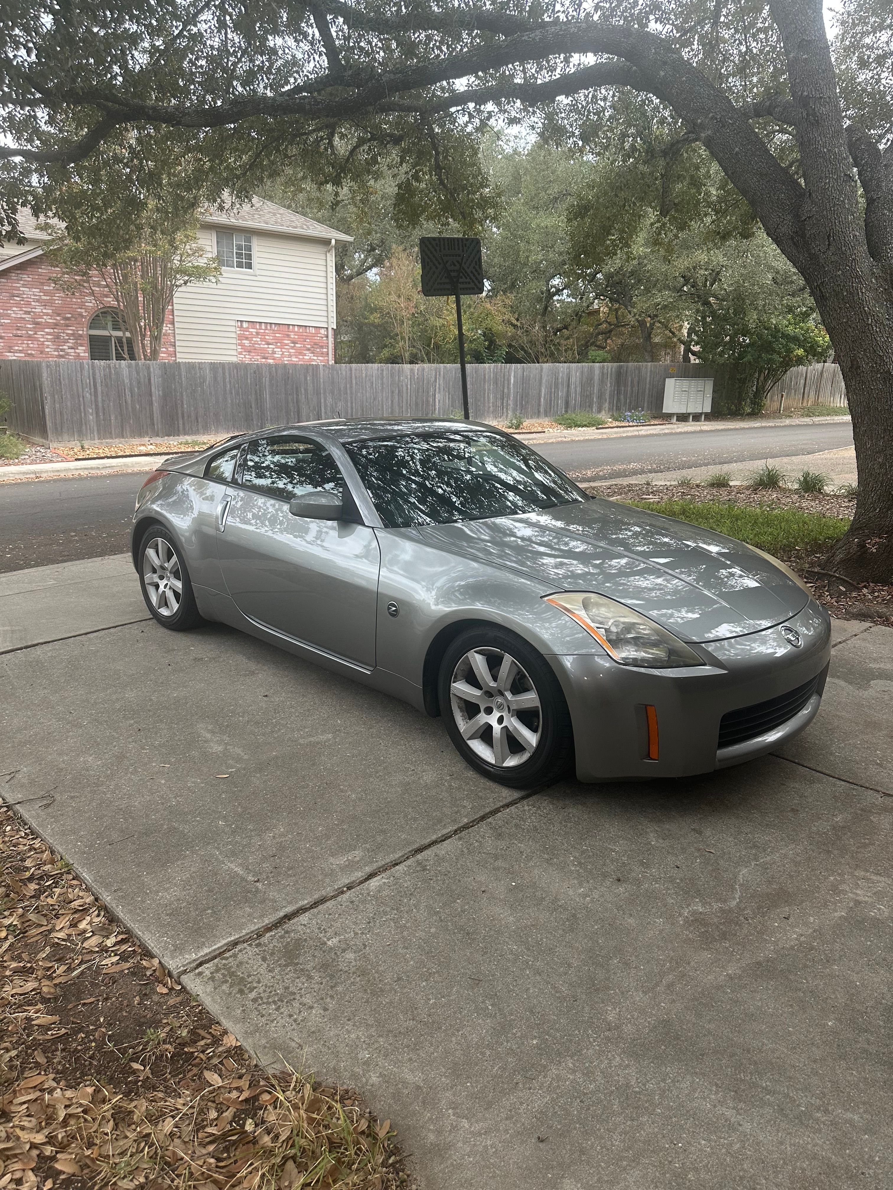 Used 2003 Nissan 350Z Touring RWD image 2