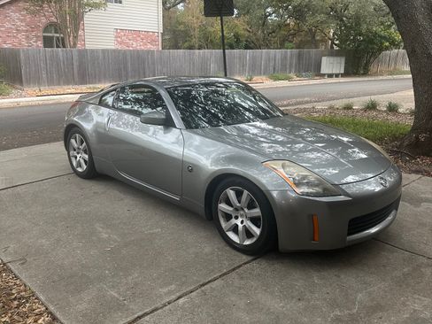 Used 2003 Nissan 350Z Touring image 2