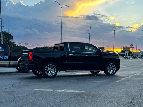 Used 2019 Chevrolet Silverado 1500 High Country w/ Safety Package II image 2