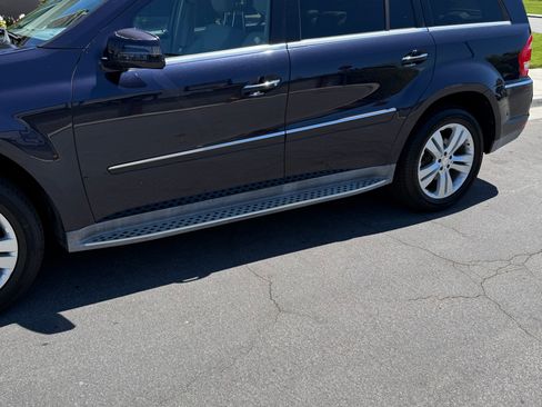 Used 2011 Mercedes-Benz GL 450 4MATIC image 4