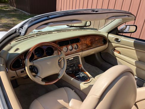 Used 1998 Jaguar XK8 Convertible image 14