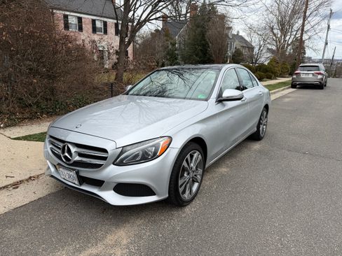 Used 2016 Mercedes-Benz C 300 4MATIC Sedan image 1
