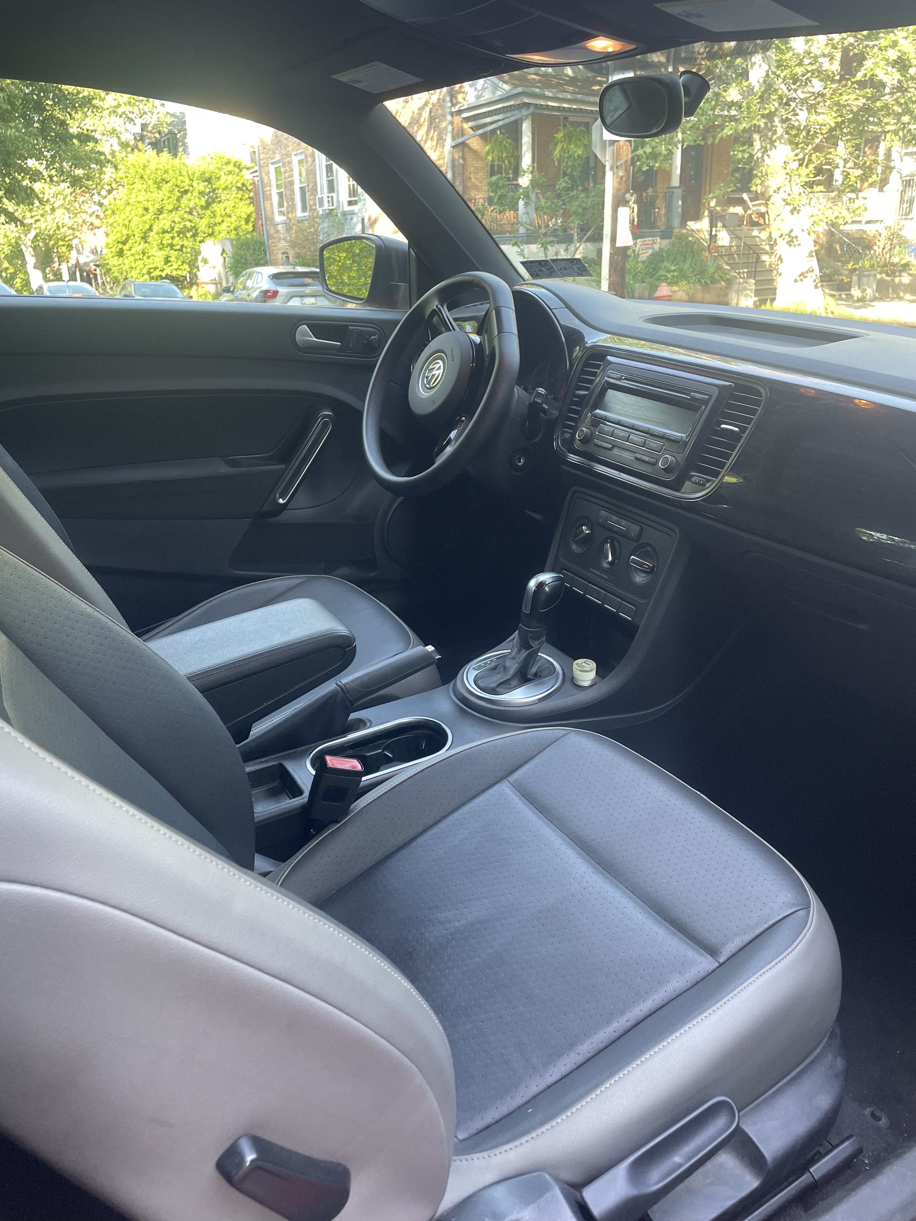 Used 2015 Volkswagen Beetle 1.8T FWD image 6