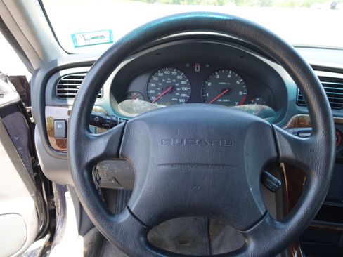 Used 2002 Subaru Outback Wagon AWD/4WD image 10