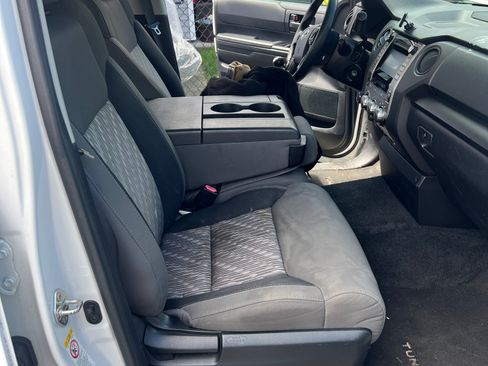 Used 2018 Toyota Tundra SR AWD/4WD image 17