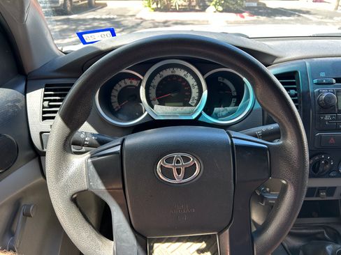 Used 2012 Toyota Tacoma 2WD Regular Cab image 6
