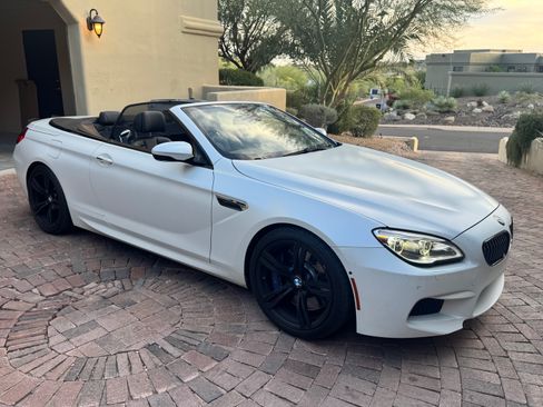 Used 2016 BMW M6 Convertible image 2