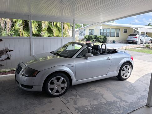 Used 2002 Audi TT 1.8T FWD image 2