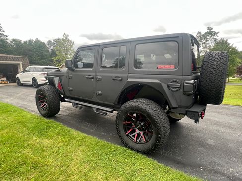 Used 2020 Jeep Wrangler Unlimited Sahara w/ Uconnect 4C Nav & Sound Group image 12