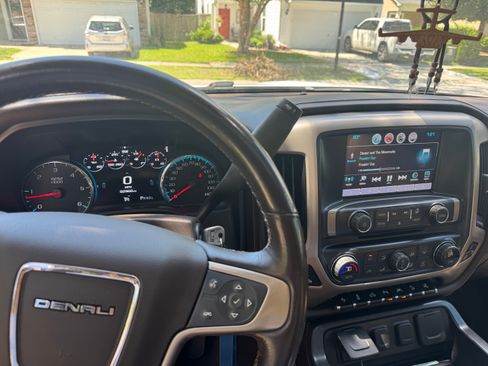 Used 2018 GMC Sierra 1500 Denali w/ Denali Ultimate Package AWD/4WD image 14