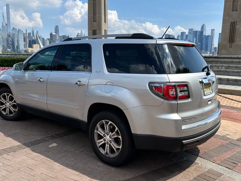 Used 2014 GMC Acadia SLT FWD image 8