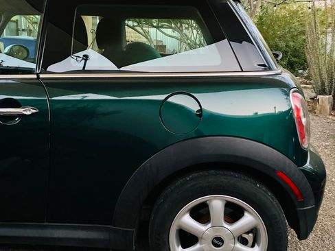 Used 2010 MINI Cooper Hardtop image 9