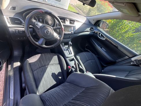 Used 2017 Nissan Sentra SV FWD image 2