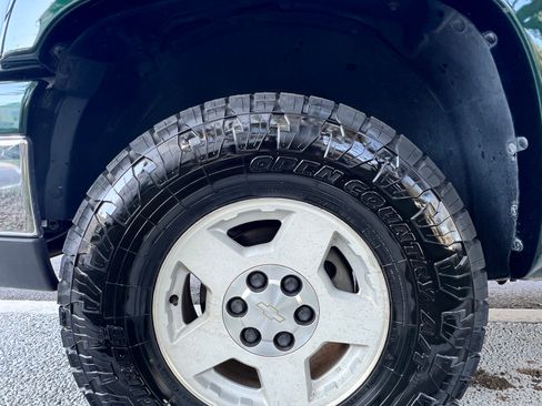 Used 2006 Chevrolet Silverado 1500 LT w/ Onstar Plus Package image 12