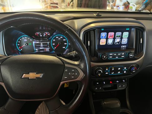 Used 2016 Chevrolet Colorado Z71 AWD/4WD image 11