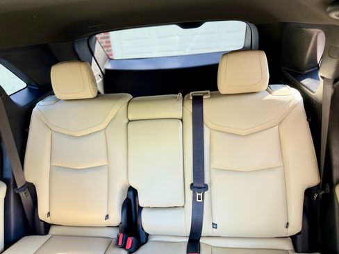 Used 2018 Cadillac XT5 FWD image 18