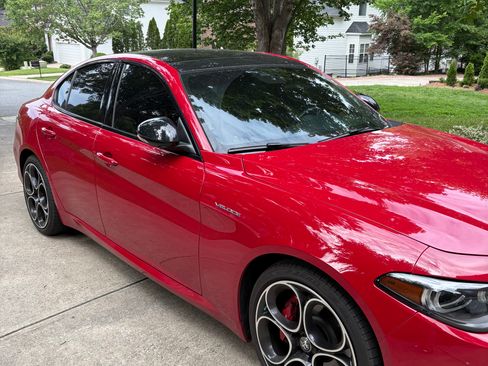 Used 2024 Alfa Romeo Giulia Veloce RWD image 4