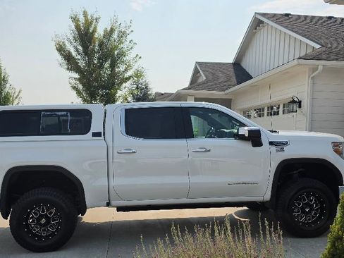Used 2021 GMC Sierra 1500 SLT w/ SLT Convenience Package AWD/4WD image 19