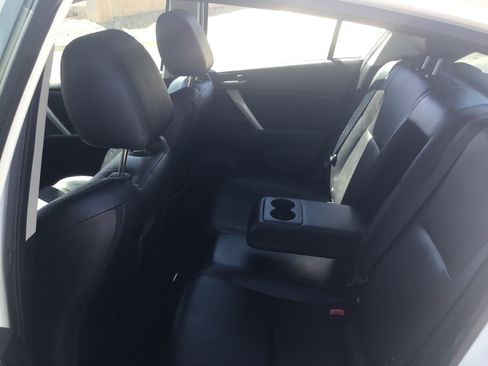 Used 2012 MAZDA MAZDA3 i Grand Touring w/ Tech Pkg image 10