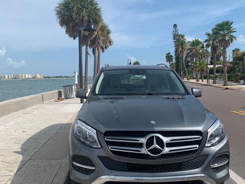 Used 2017 Mercedes-Benz GLE 350 4MATIC image 4