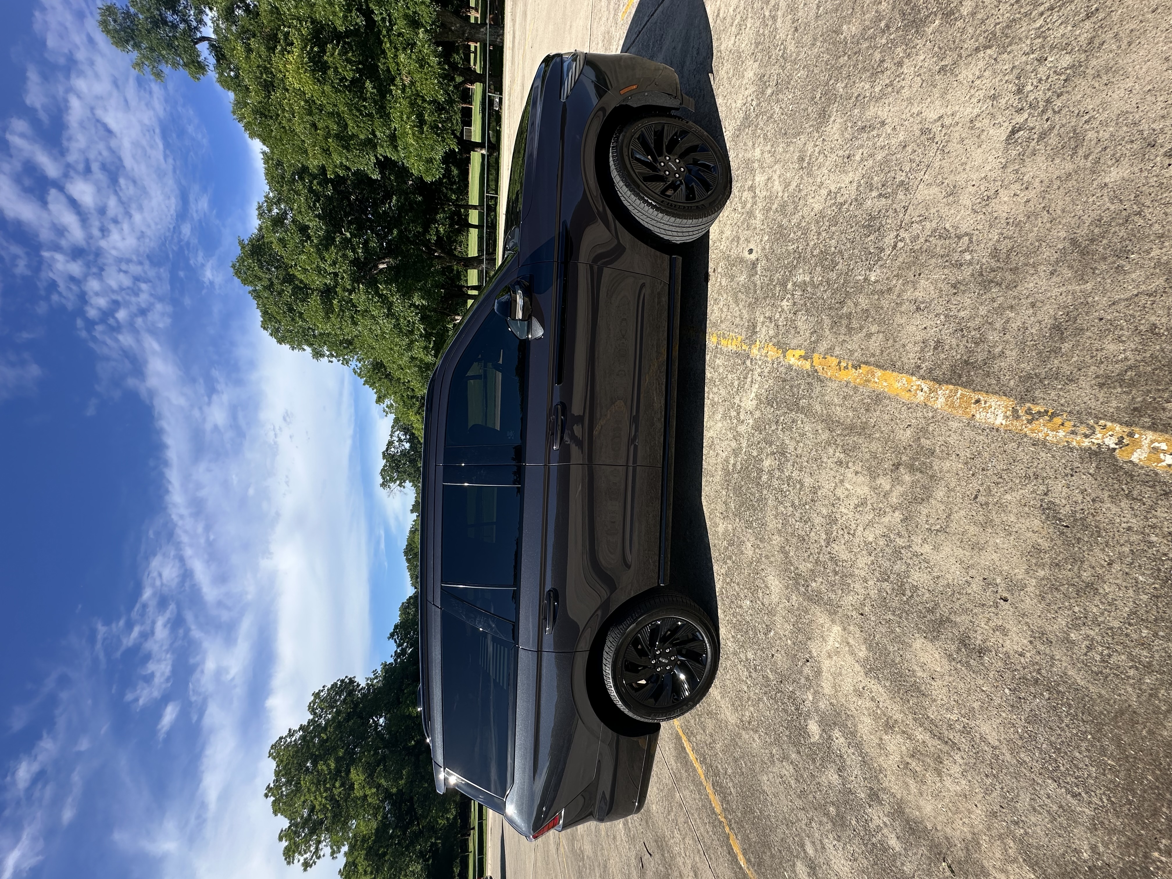 Used 2025 Lincoln Navigator Reserve w/ Jet Appearance Package AWD/4WD image 2
