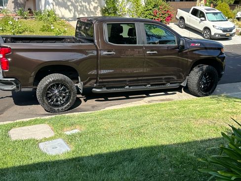 Used 2020 Chevrolet Silverado 1500 Custom Trail Boss w/ Custom Convenience Package image 8