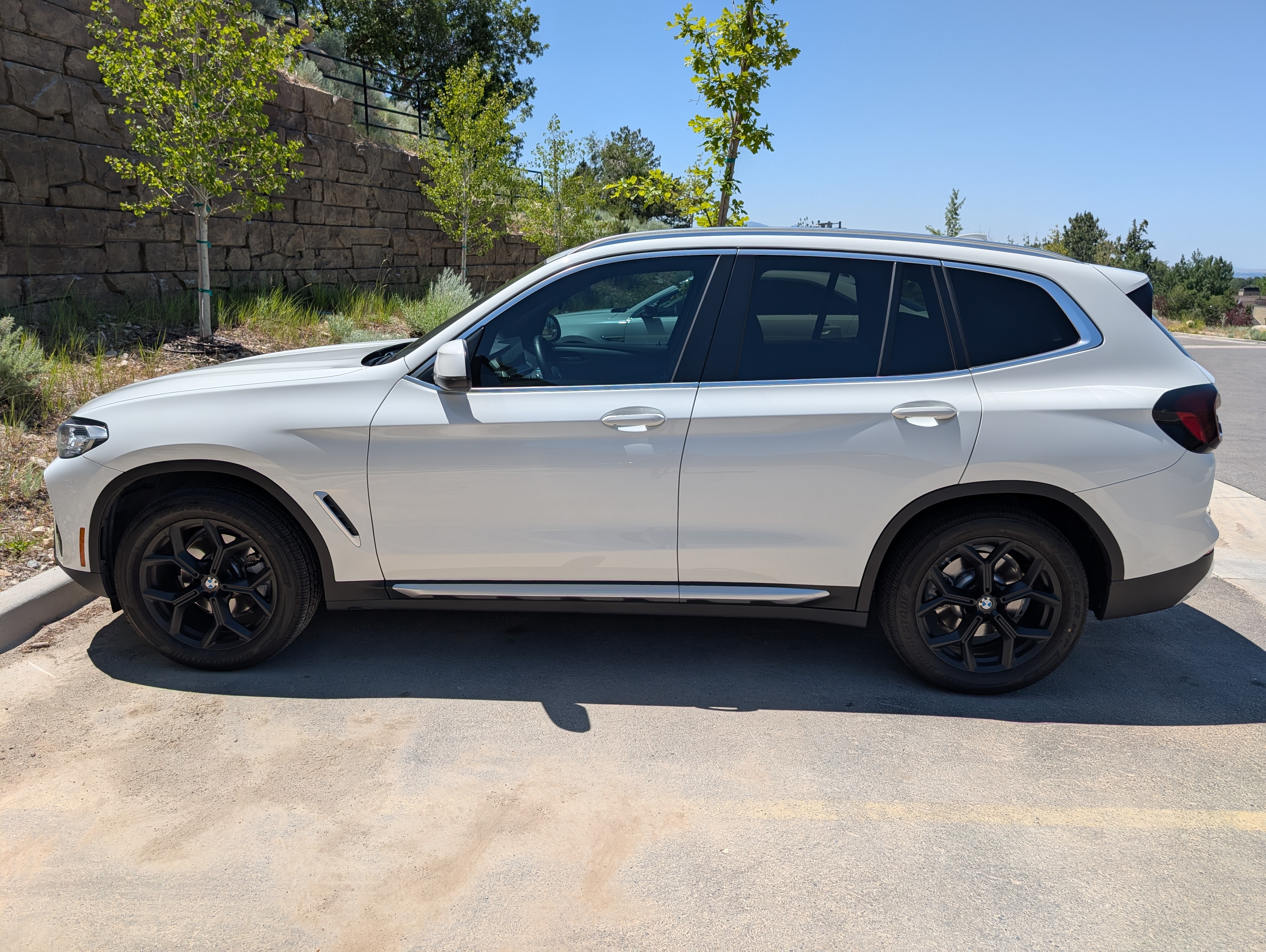 Used 2022 BMW X3 xDrive30i w/ Premium Package AWD/4WD image 4