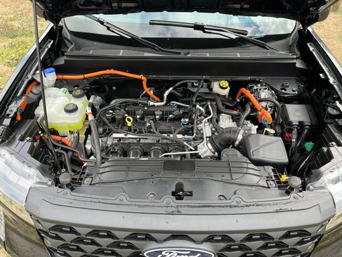 Used 2025 Ford Maverick XL image 10