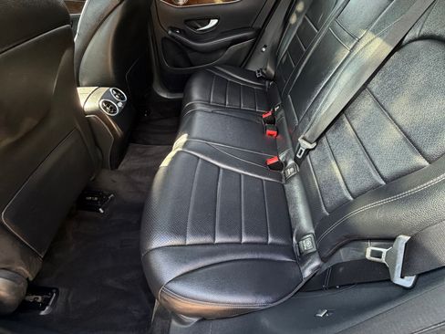 Used 2018 Mercedes-Benz GLC 300 4MATIC image 9